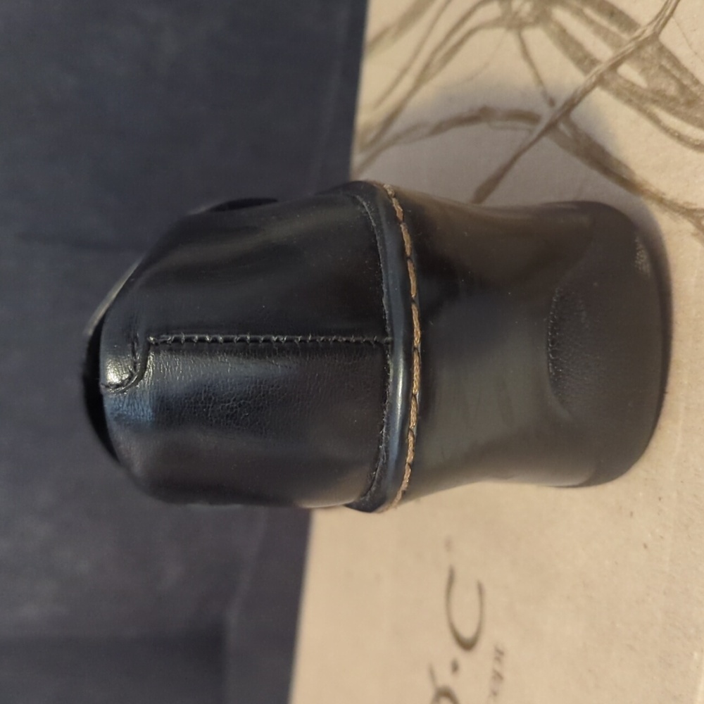 Shoes - Picture 4 of 5